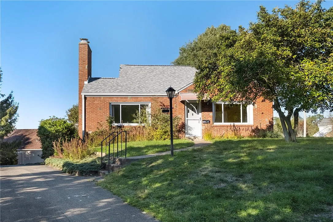 748 Rolling Green Dr photo 1