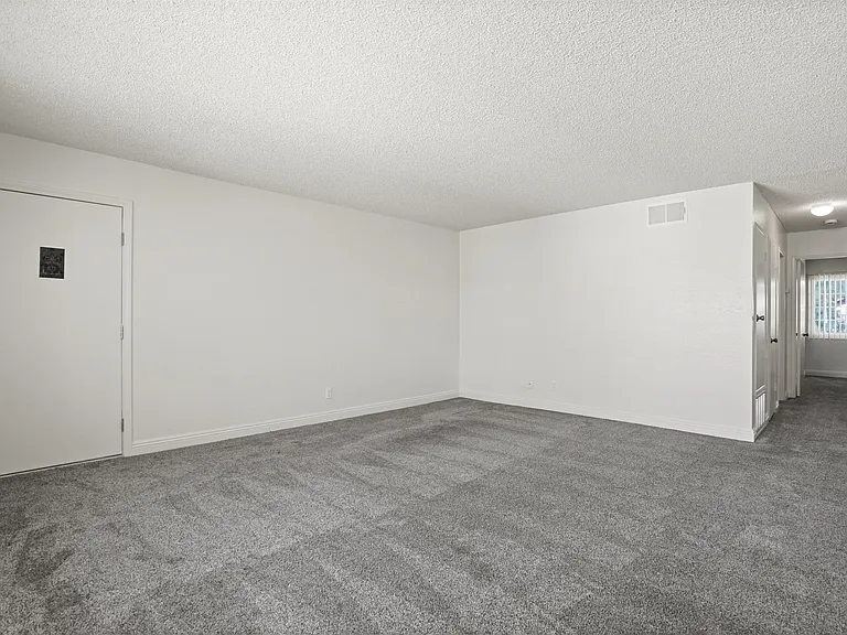 Stonehedge Apartments — Photo 41