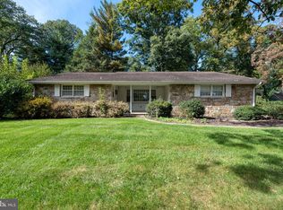 2 Hiawatha Dr, Leola, PA 17540