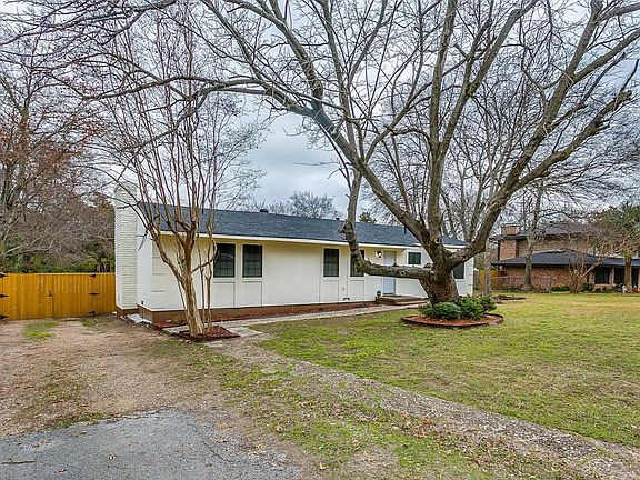 2nd image of 6922 Cliffwood Dr
