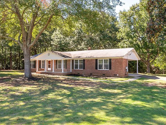 4th image of 450 Heritage Hills Dr