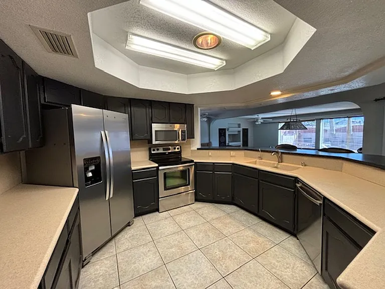 2323 Daytona Loop — Photo 8