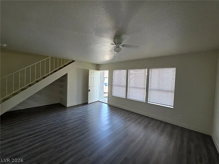 3364 Royce Ct — Photo 24