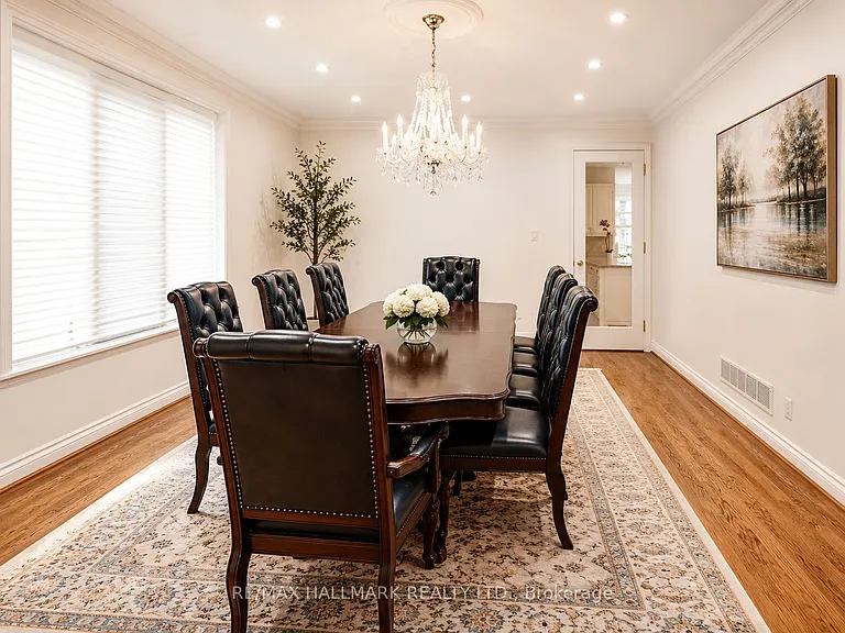 51 Risebrough Ave — Photo 4