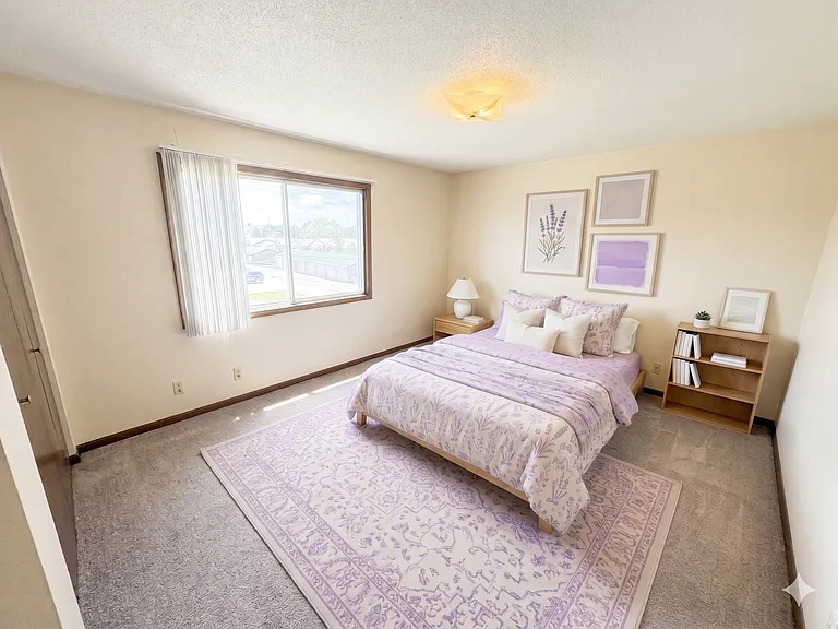 730 Russell Rd — Photo 4