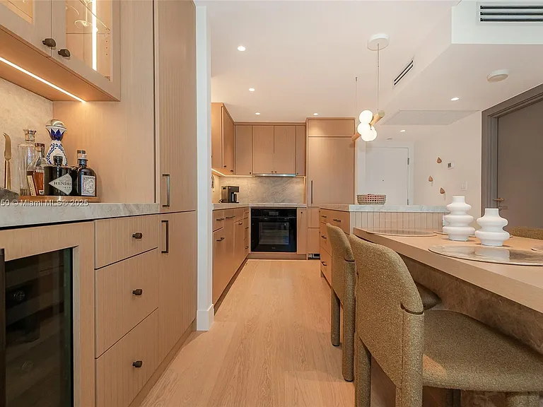2301 Collins Ave #1527 — Photo 26