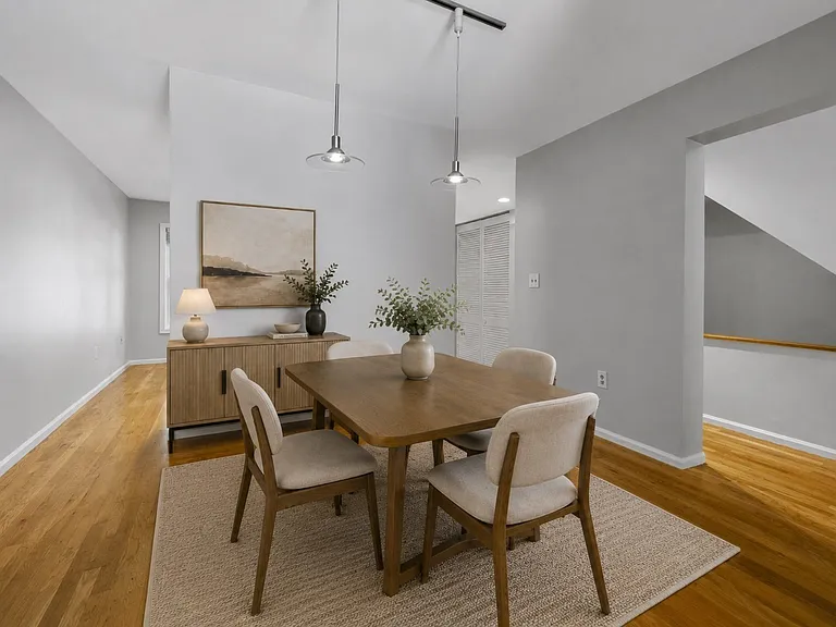 8 Locust Ln #4 — Photo 6
