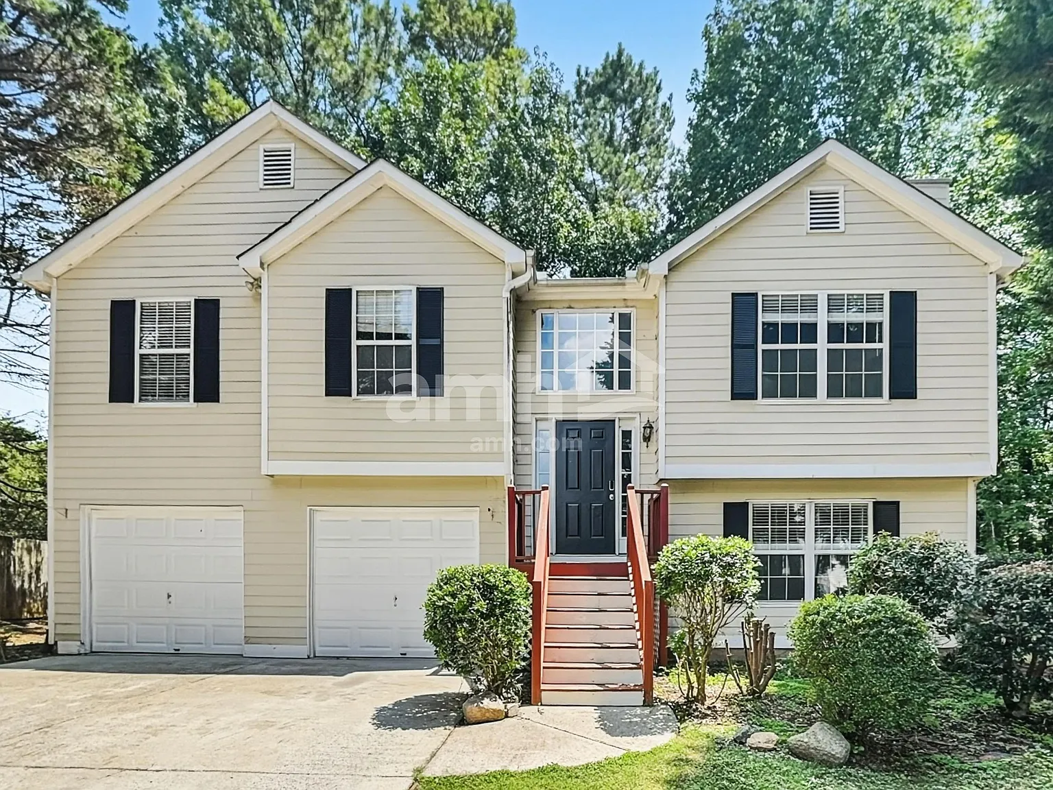 3 bed, 2.0 bath, 1410 sqft, $2,260 — Photo 1