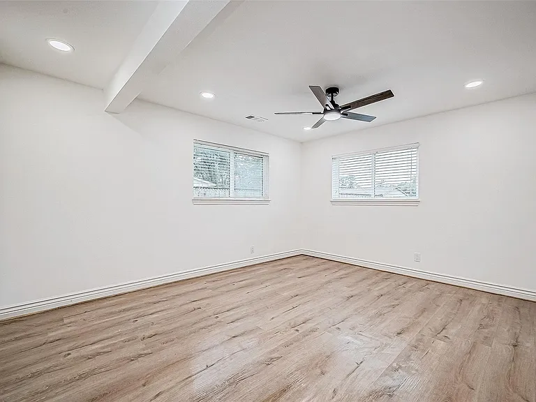 1739 Nocturne Ln — Photo 33