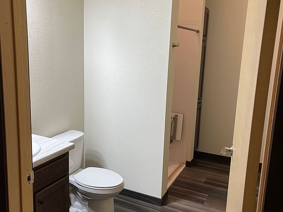 4th image of 843 Washington Ave #207