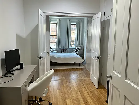 Rented by Moving Forward Real Estate NYC | media 29