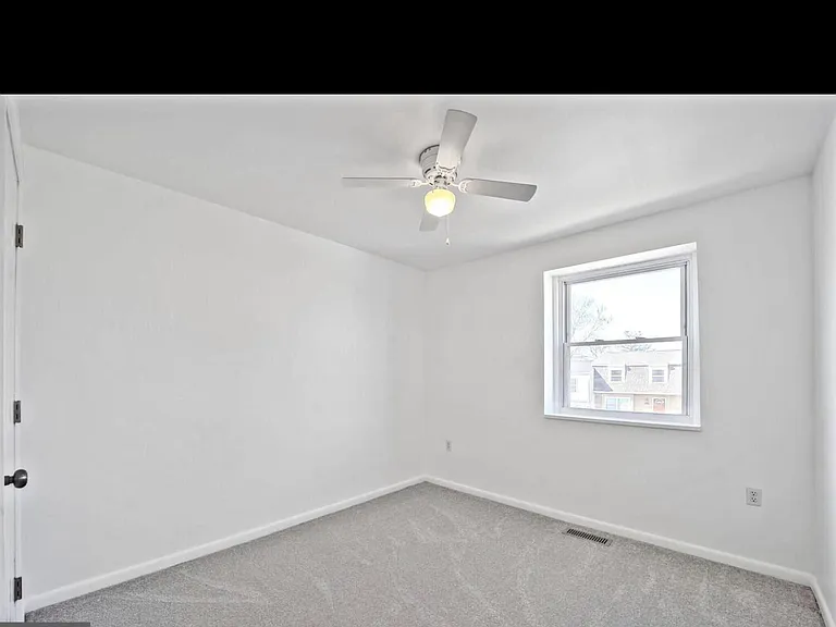 905 Nadine Ct — Photo 13