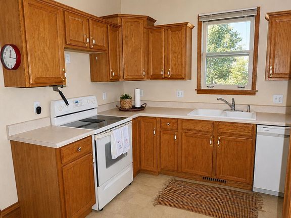 5th image of 502 4th St SW