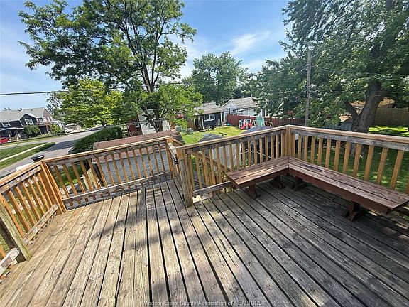3rd image of 699 Charlotte St