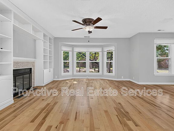 4th image of 1316 Llewellyn Ave