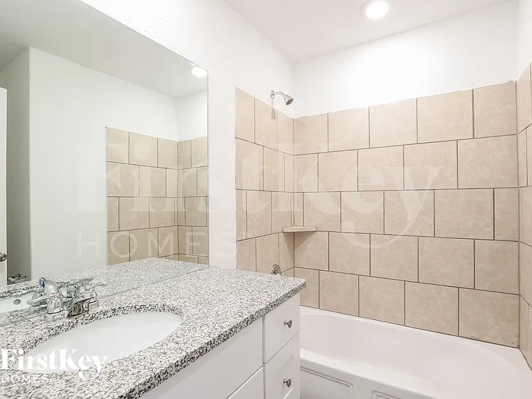 2721 La Mundial St — Photo 13
