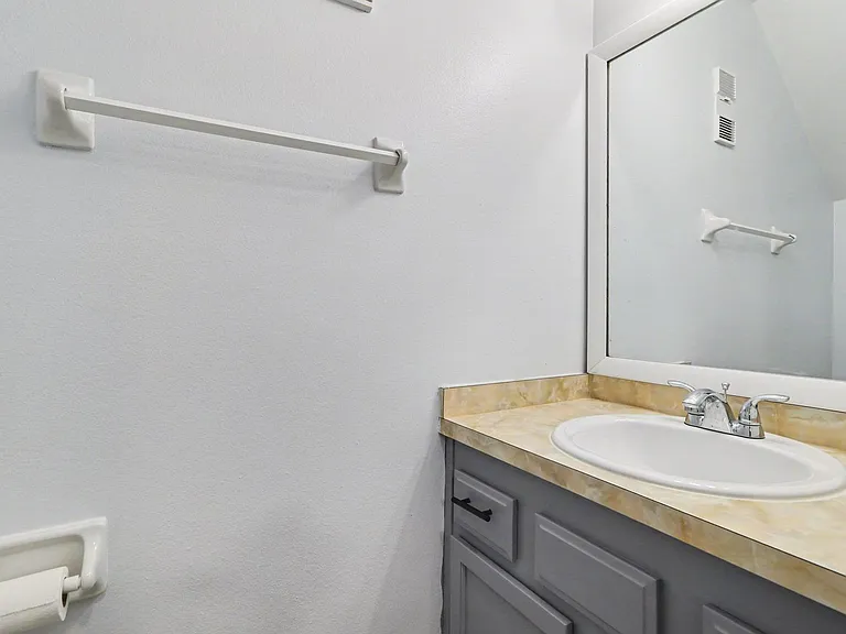 162 Bowie Ln — Photo 5