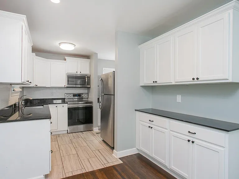 1005 Malquin Dr — Photo 8