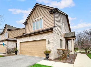 90 Santa Fe Ct, Willow Springs, IL 60480