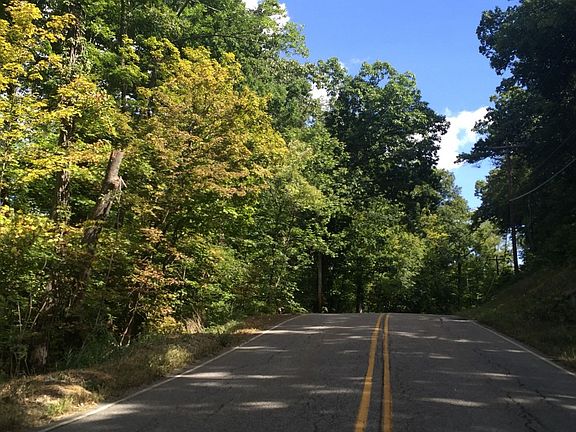 4th image of 56 Scenic Dr