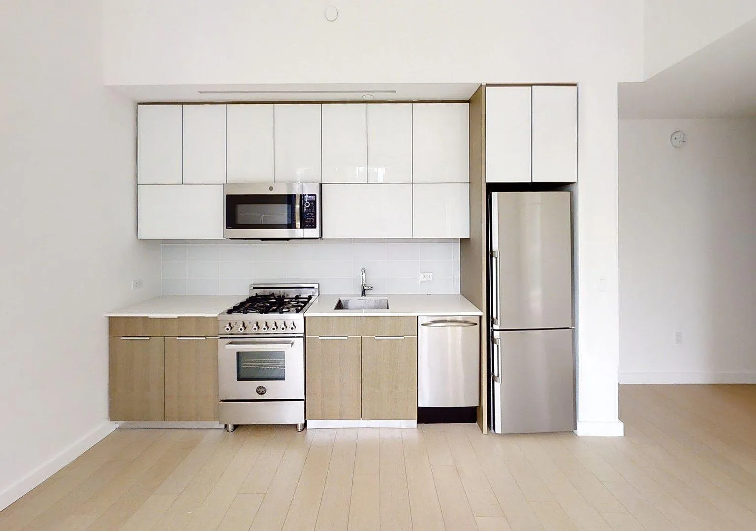 242 West 53rd Street — Photo 4