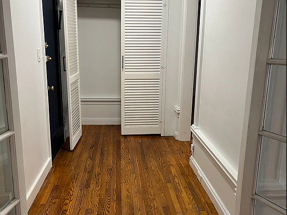 3rd image of 159 College St #1B