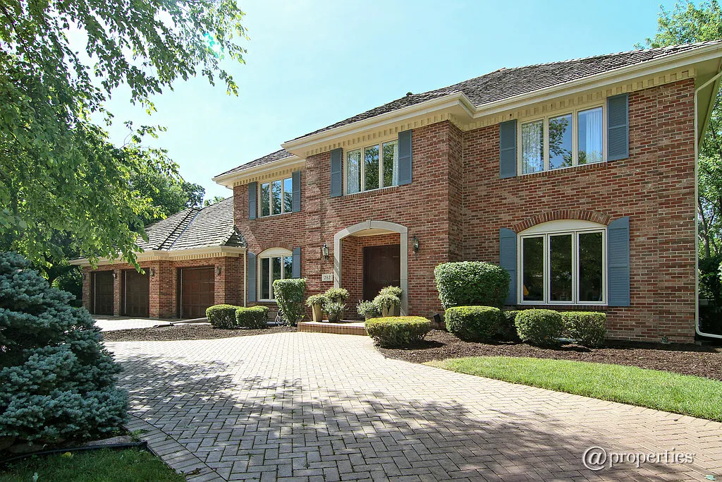 282 Lakewood Cir photo 1