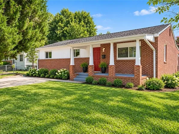 17 Scones Dr, Hampton, VA 23666