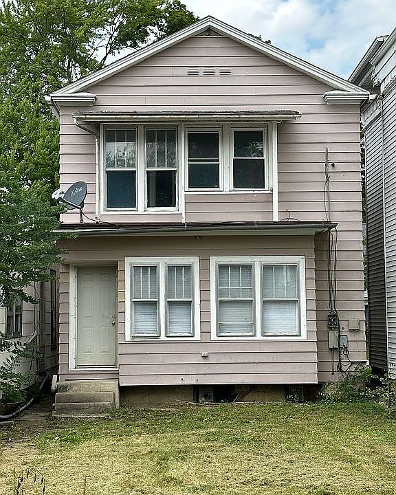2nd image of 305 W Lincoln St