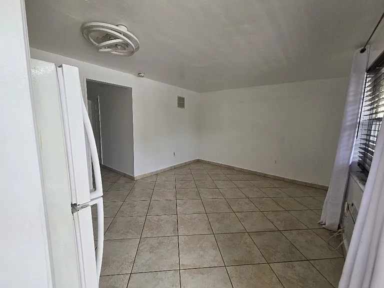 345 Michigan Ave #24 — Photo 20
