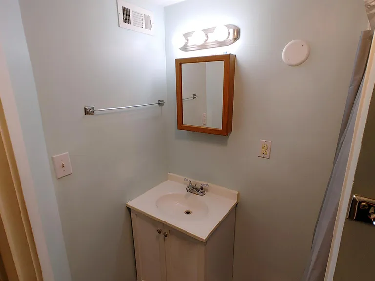 105 Oakwood Ave — Photo 31