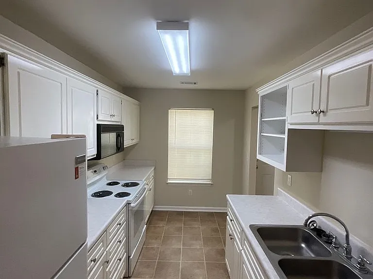 413 Northrop Pl — Photo 6