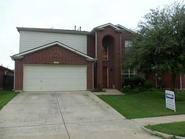 1st image of 302 Lakefront Dr