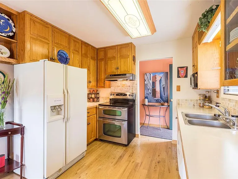 17 E Logan Ave — Photo 33