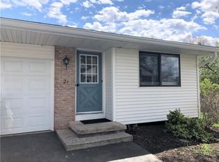 21 Hollingham Rise, Fairport, NY 14450