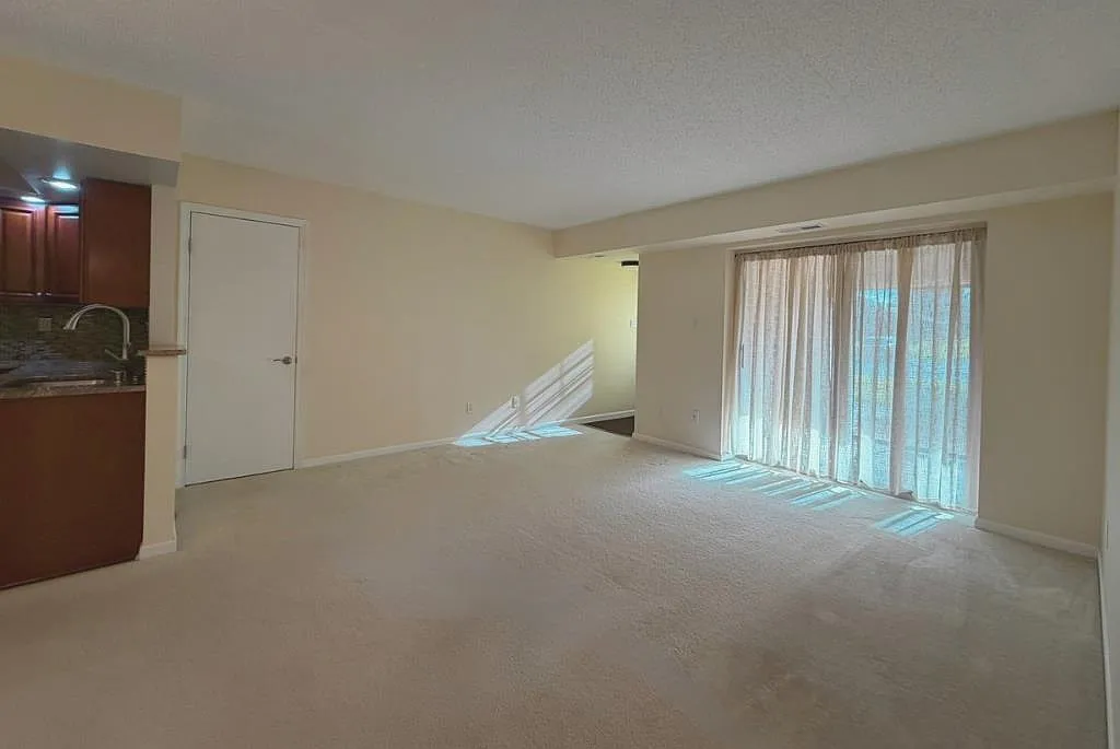 2 bed, 1.0 bath, 999 sqft, $2,150 — Photo 4