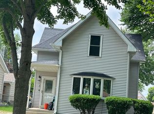 217 Stiles St, Genoa, IL 60135