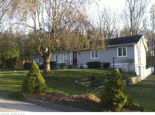 21 Chestnut Hill Rd, Uncasville, CT 06382