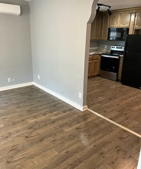602 W Santa Gertrudis St #A2 — Photo 5
