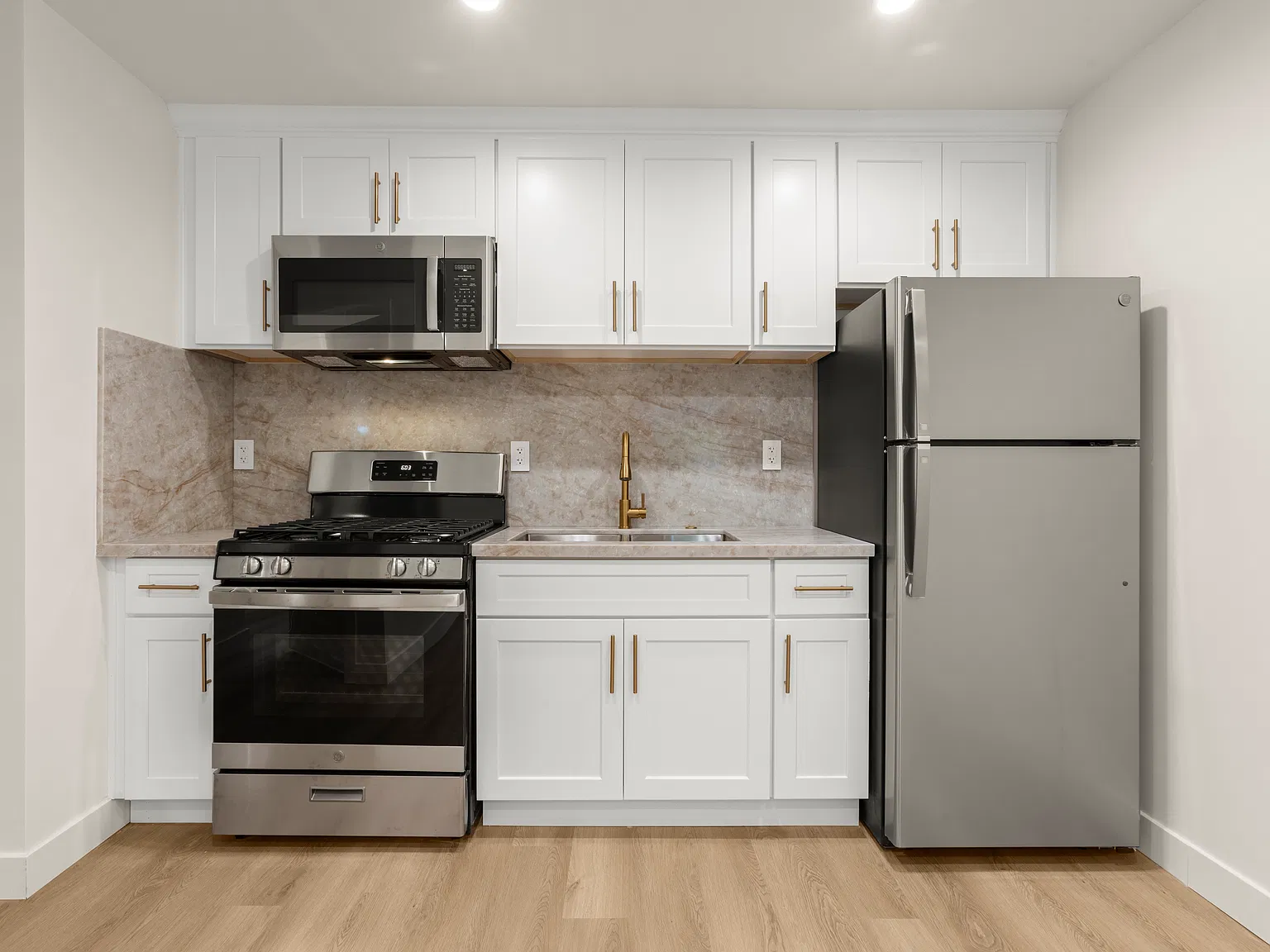 1 bed, 350 sqft, $2,200 — Photo 1