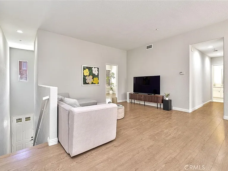 1139 Elfstrom Dr — Photo 12