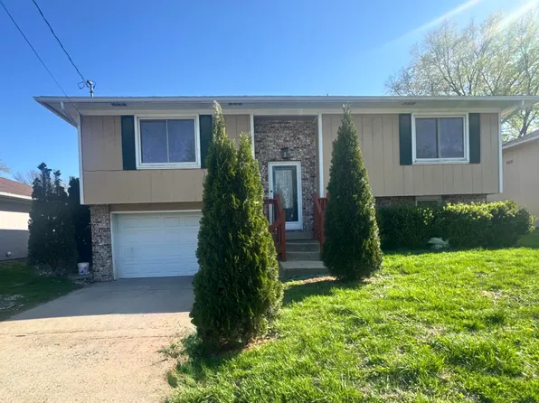 670 Clay St, Marshall, MO 65340