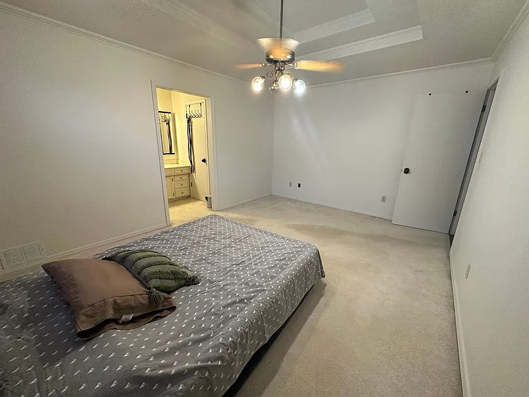 4731 Longstreet Pl — Photo 11