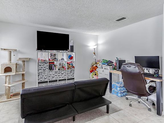 2nd image of 5186 NE 6th Avenue #719
