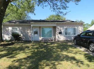 216 Hickory Ave, Romeoville, IL 60446