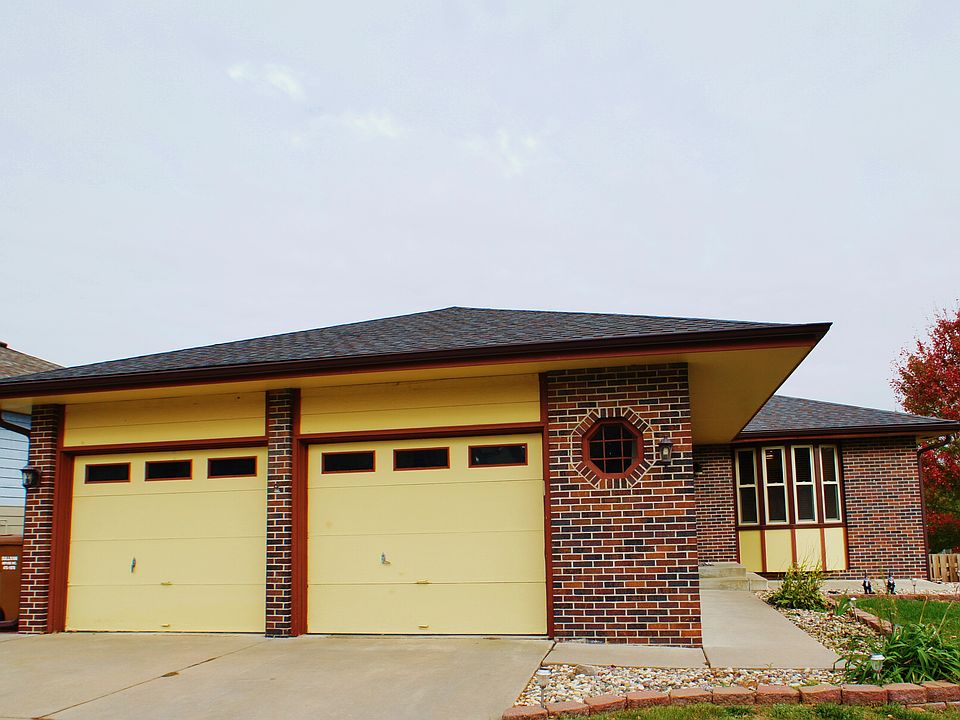 Extra Large 2 Stall-24'x24'