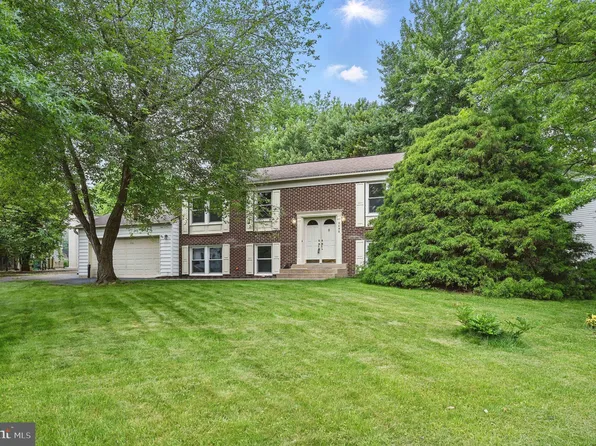 2456 Keele Dr, Herndon, VA 20171