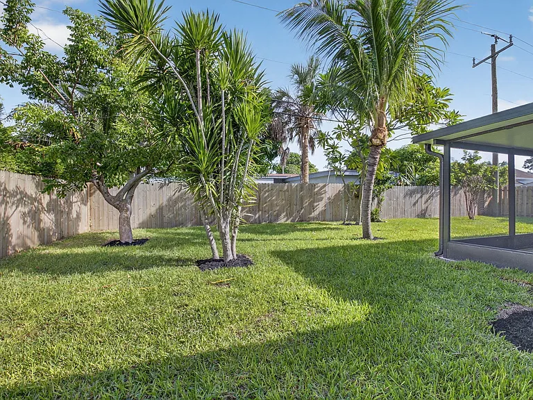 513 Lindell Blvd — Photo 28