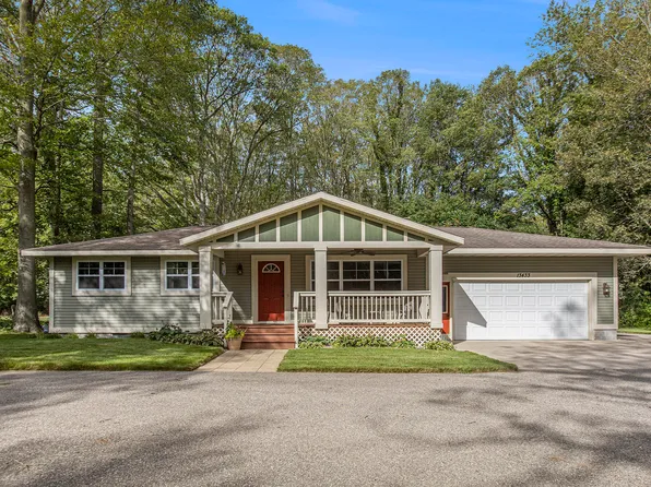13433 152nd Ave, Grand Haven, MI 49417