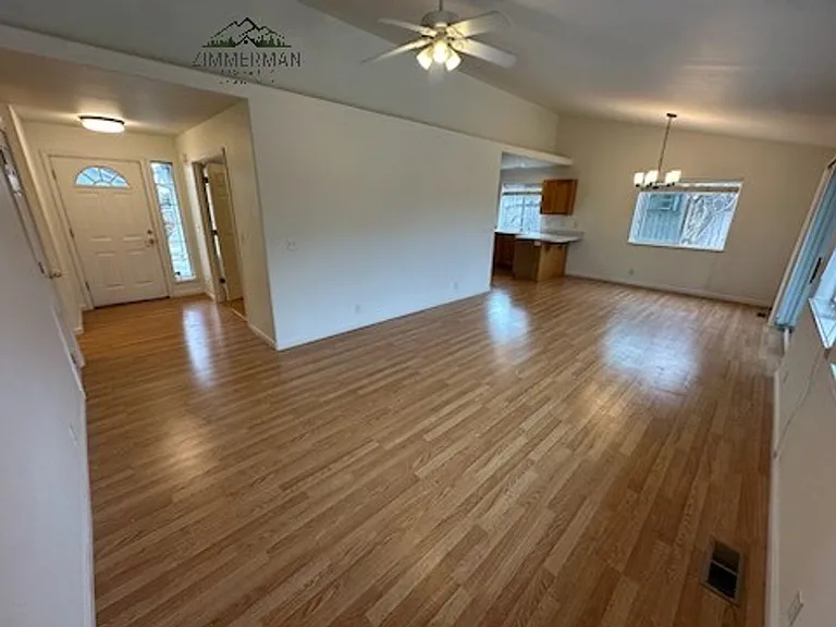 495 Emily Ln — Photo 4